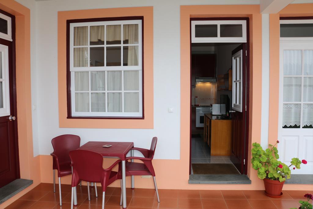 Apartamentos Sao Joao Horta  Bilik gambar